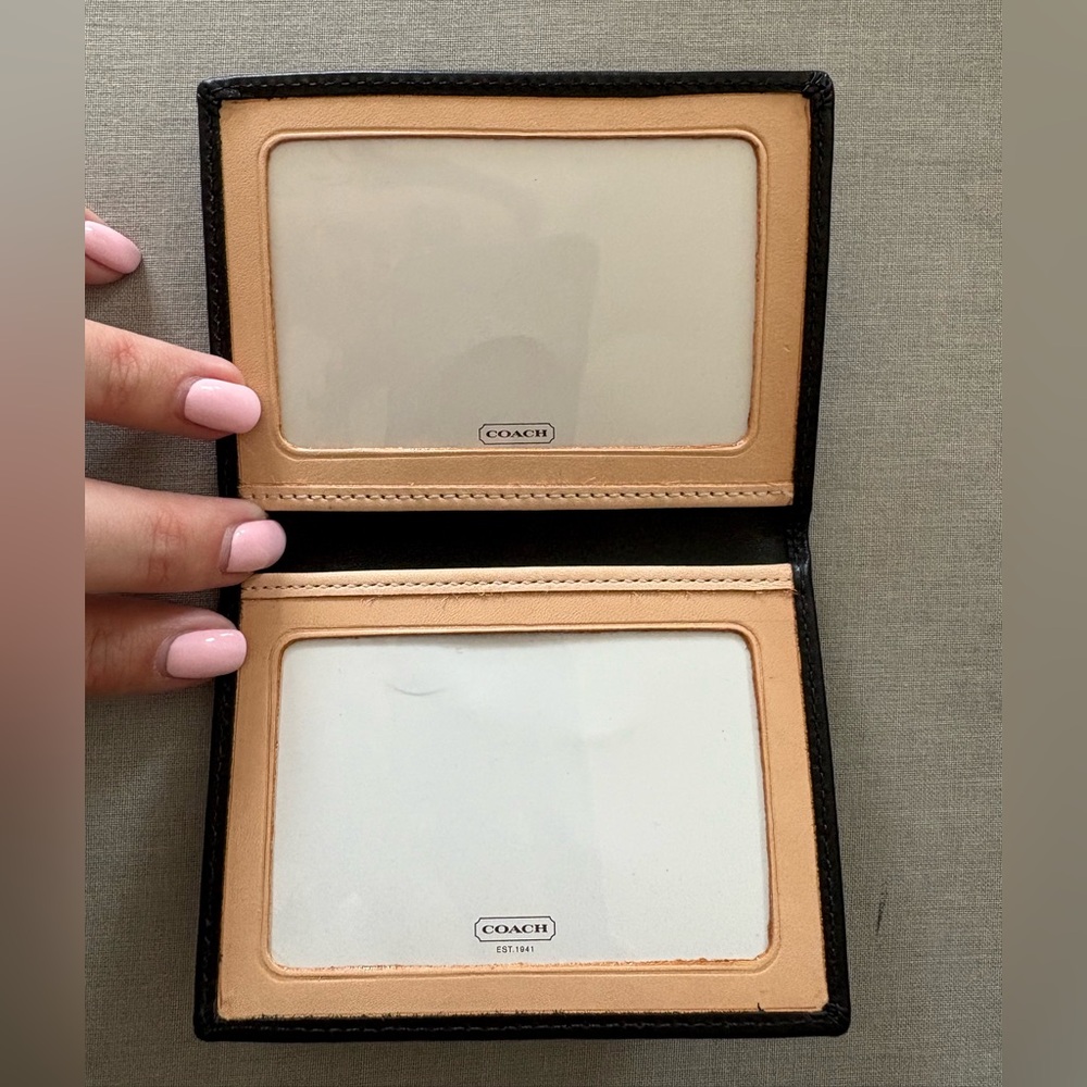 Coach Black and Cream ID Holder - Picture 4 of 4